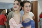 Более 140 юношей и девушек простились со школой (фото)